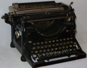 Prima masina de scris