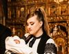 Mainile care au oblojit suferinta bolnavilor imbraca acum pruncii: Cum a ajuns o asistenta medicala din Iasi sa creeze trusouri pentru Sfantul Botez - Povestea Sophiatelier