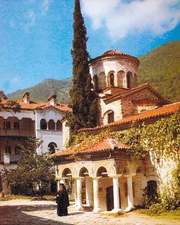 Manastirea Bacikovo - perla gruzina a Muntilor Rodopi
