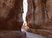 Petra - Siq-ul sapat in piatra al Iordaniei