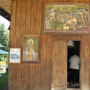 Schitul Sihla - Intrarea in Biserica 