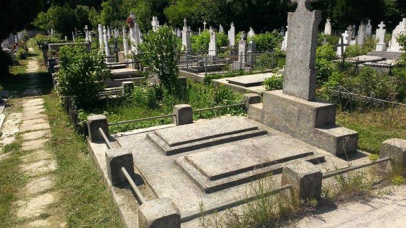 2 locuri de veci Cimitirul Ungureni