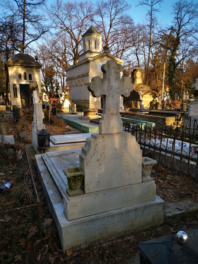 Vand loc de veci din cimitirul belu ortodox