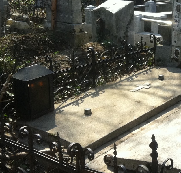 Loc de veci - Cimitirul Reinvierea